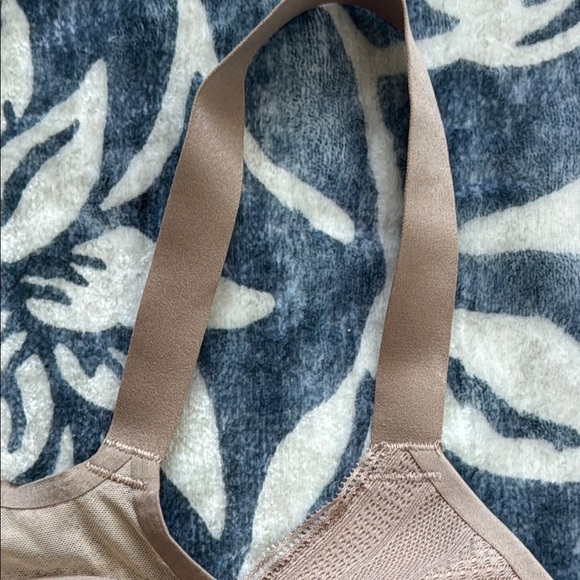 Lululemon Tan Awake Triangle Bra 32B - Picture 4 of 8